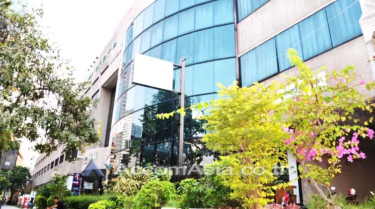  Office space For Rent in Silom, Bangkok  near BTS Chong Nonsi (AA11227)